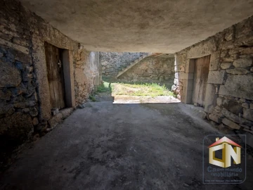 Moradia T2 para Venda em Seixo do Côa e Vale Longo