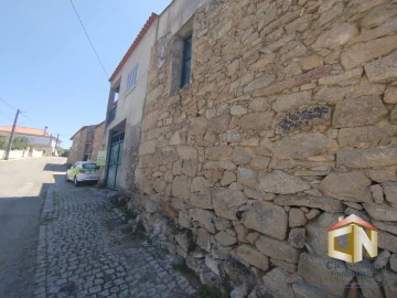 Moradia T2 para Venda em Seixo do Côa e Vale Longo