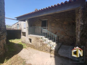 Moradia T2 para Venda em Seixo do Côa e Vale Longo