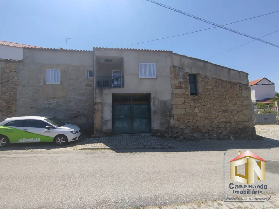 Moradia T2 para Venda em Seixo do Côa e Vale Longo Foto 1