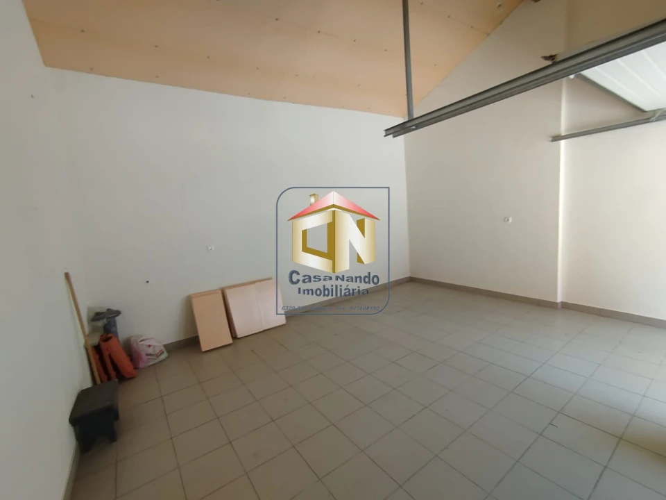 Garagem para Venda em Malcata Foto 5
