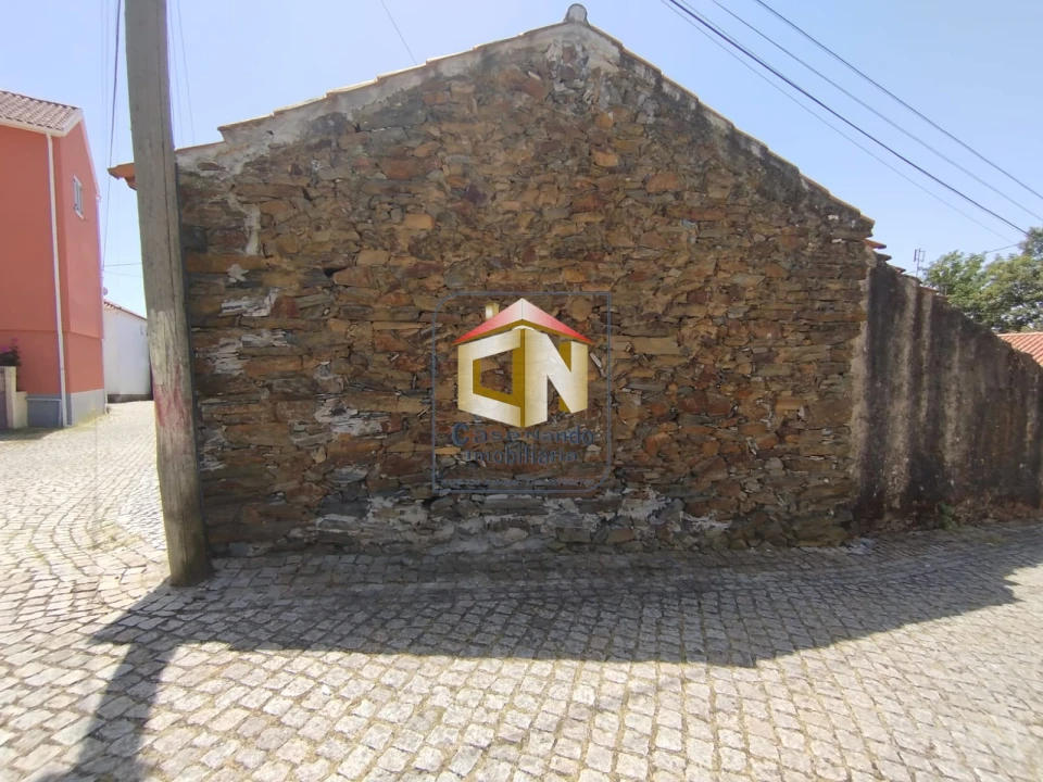 Garagem para Venda em Malcata Foto 6