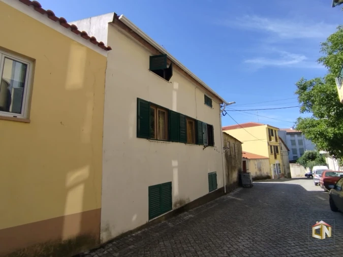 Moradia T3 para Venda em Sabugal e Aldeia de Santo António Foto 2