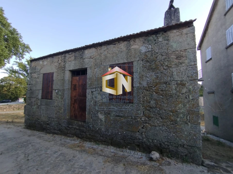 Moradia T2 para Venda em Pega Foto 1