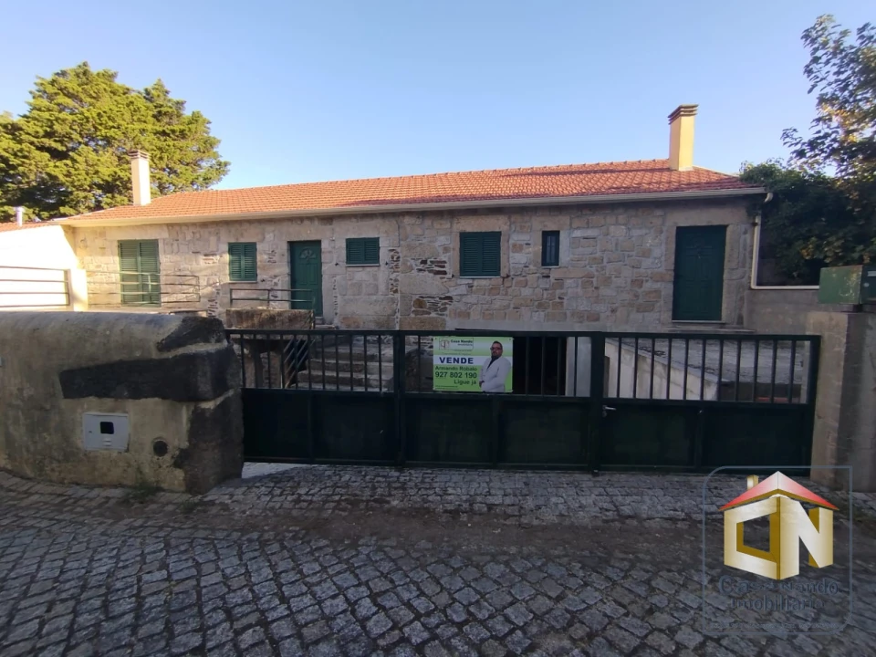 Moradia T4 para Venda em Sabugal e Aldeia de Santo António Foto 1