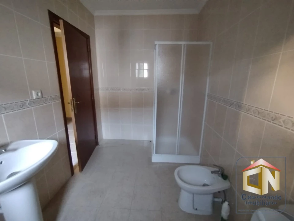 Moradia T4 para Venda em Sabugal e Aldeia de Santo António Foto 31