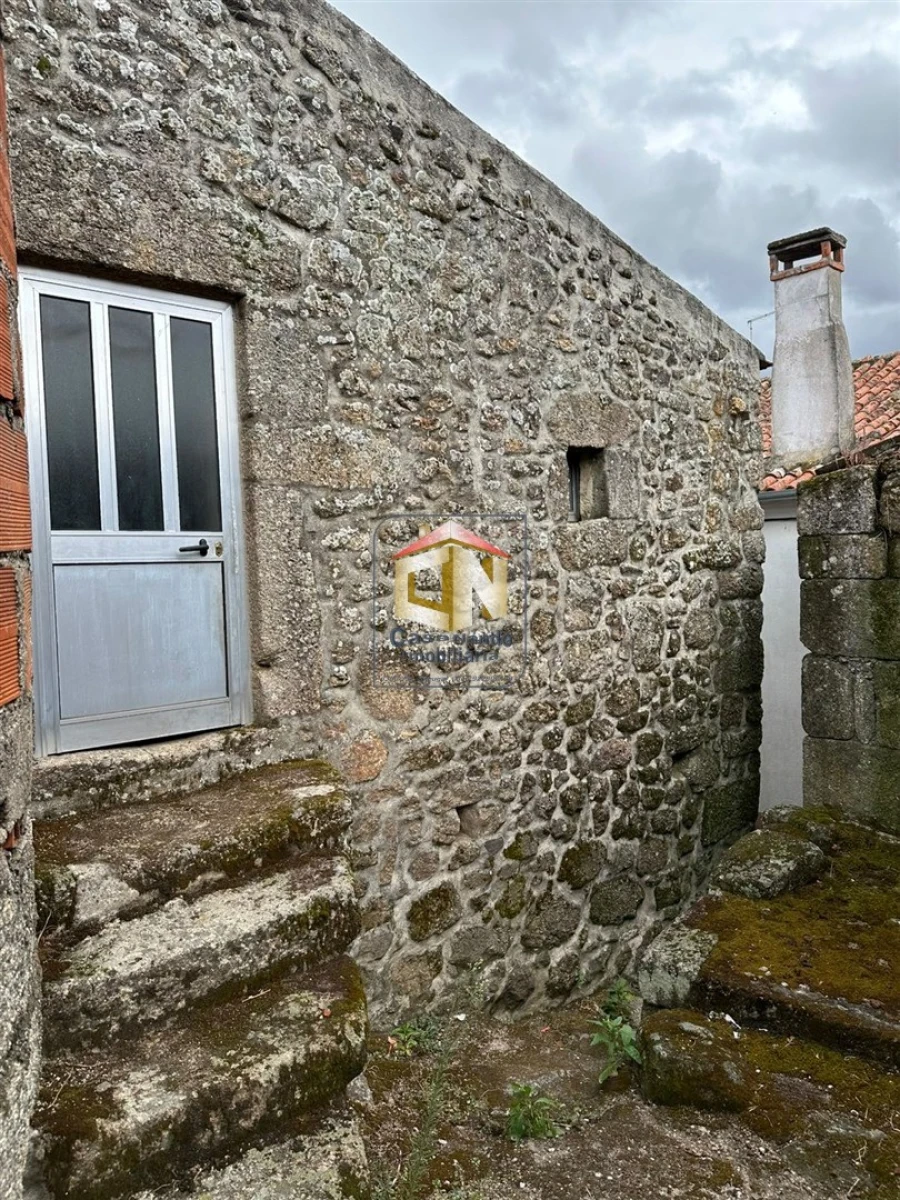 Moradia T2 para Venda em Santo Estêvão e Moita Foto 2