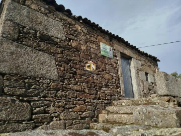 Moradia T5 para Venda em Lajeosa e Forcalhos