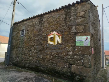 Moradia T5 para Venda em Lajeosa e Forcalhos