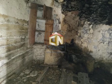Moradia T5 para Venda em Lajeosa e Forcalhos