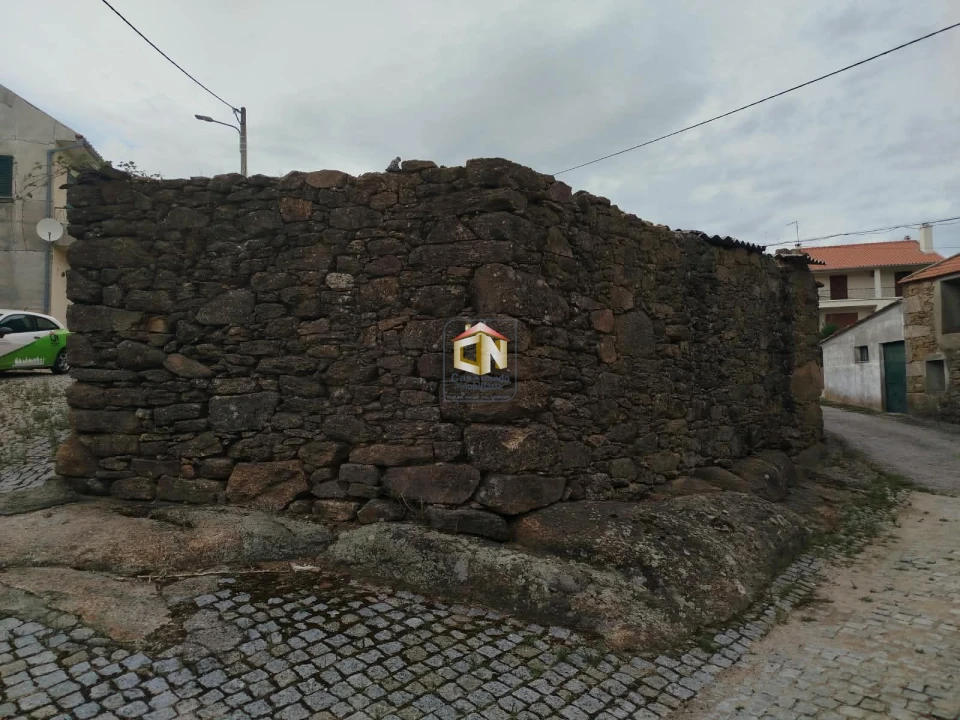 Moradia T5 para Venda em Lajeosa e Forcalhos Foto 14