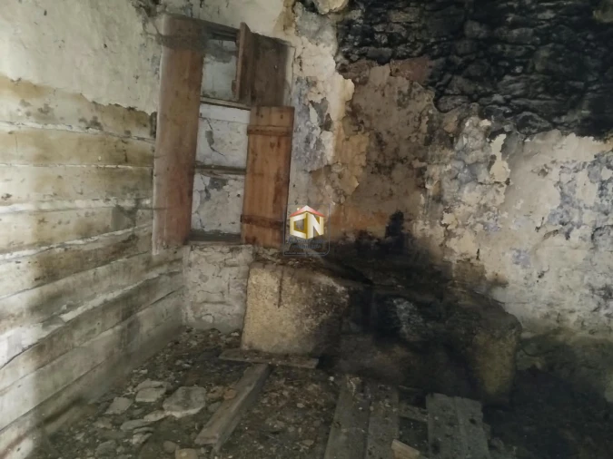 Moradia T5 para Venda em Lajeosa e Forcalhos Foto 27