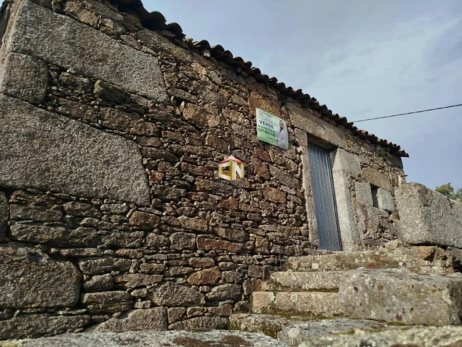 Moradia T5 para Venda em Lajeosa e Forcalhos Foto 3