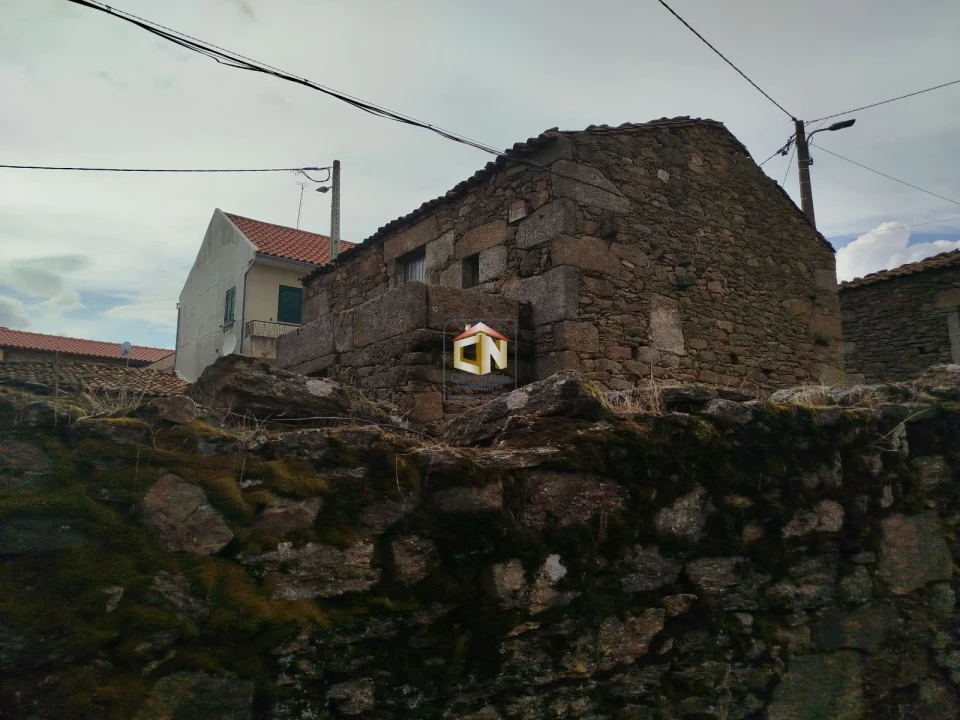 Moradia T5 para Venda em Lajeosa e Forcalhos Foto 5