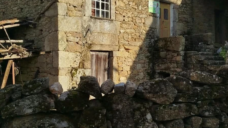 Moradia T2 para Venda em Lajeosa e Forcalhos