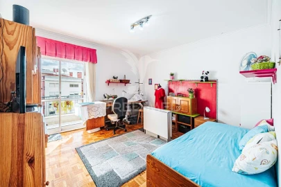 Apartamento T2 para Venda em Massamá e Monte Abraão