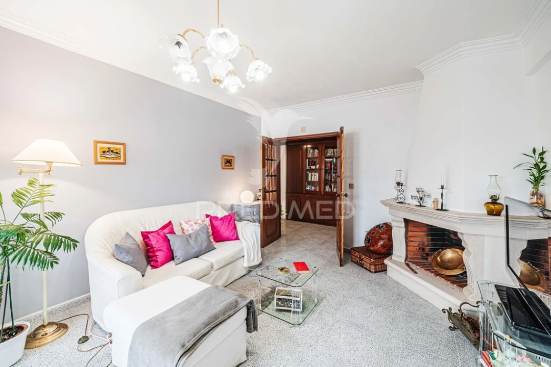Apartamento T2 para Venda em Massamá e Monte Abraão Foto 4