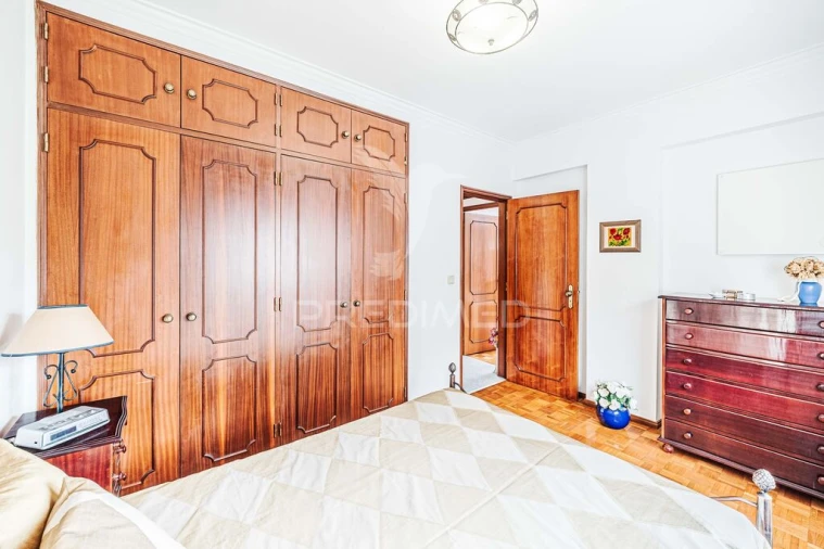 Apartamento T2 para Venda em Massamá e Monte Abraão Foto 13