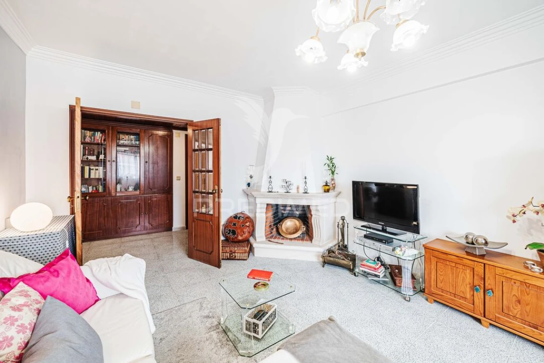 Apartamento T2 para Venda em Massamá e Monte Abraão Foto 7