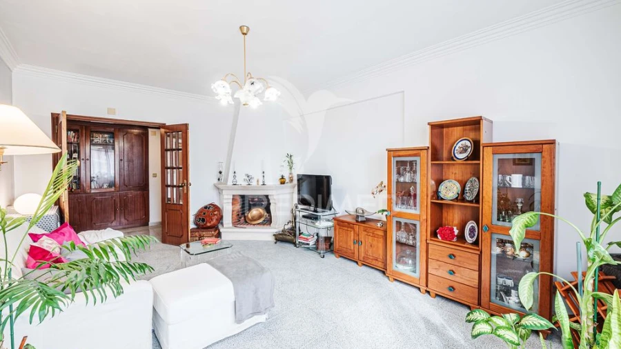 Apartamento T2 para Venda em Massamá e Monte Abraão
