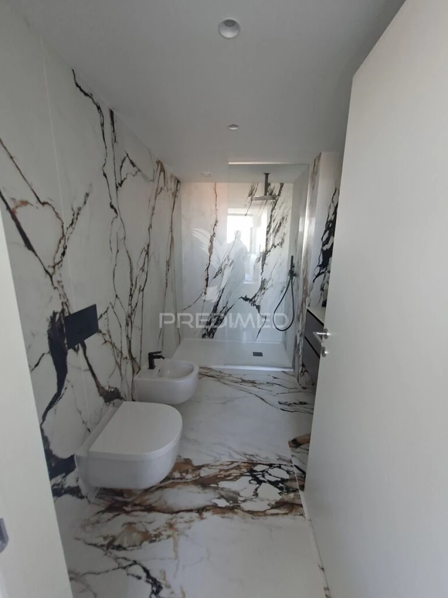 Apartamento T4 para Venda em Matosinhos e Leça da Palmeira Foto 7
