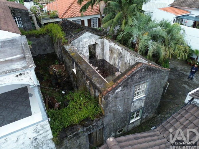 Moradia T3 para Venda em Lajes do Pico Foto 21