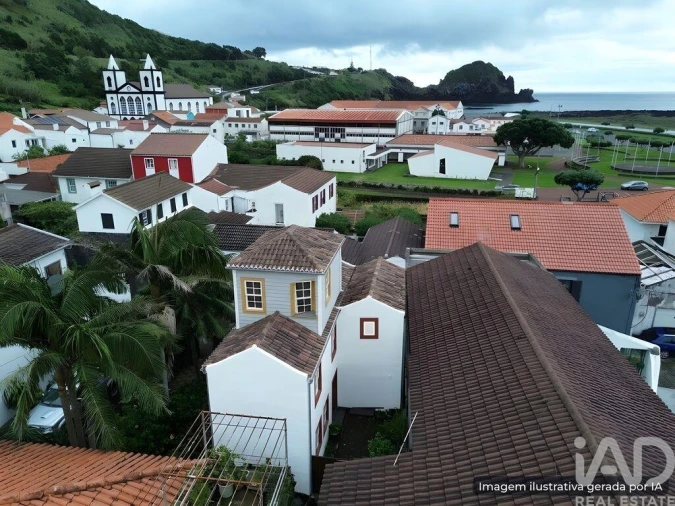 Moradia T3 para Venda em Lajes do Pico Foto 11