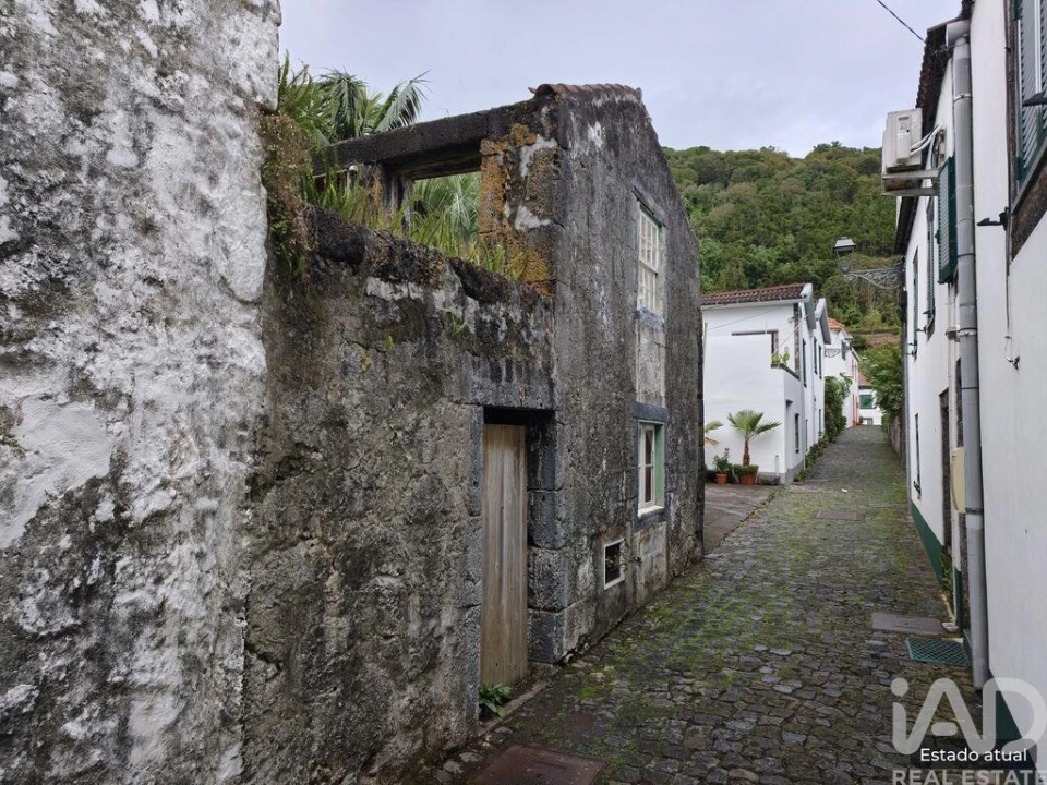 Moradia T3 para Venda em Lajes do Pico Foto 22