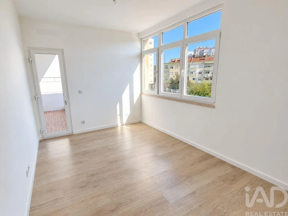 Apartamento T2 para Arrendamento em Agualva e Mira-Sintra Foto 4
