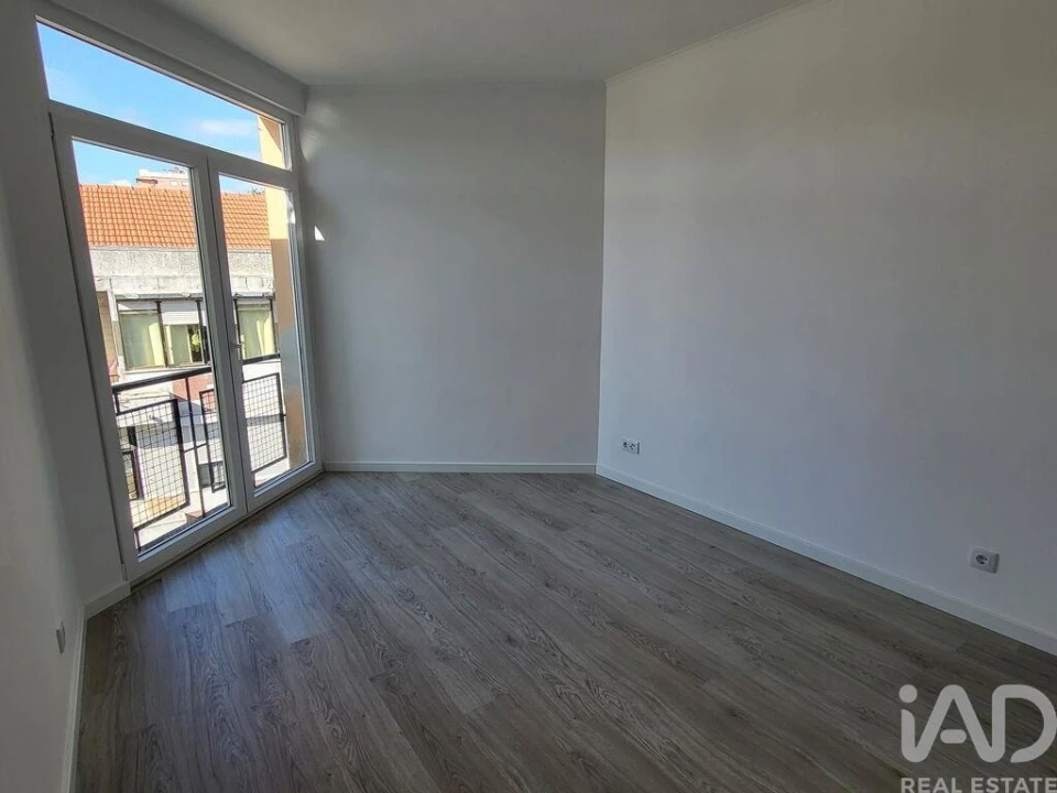 Apartamento T2 para Arrendamento em Agualva e Mira-Sintra Foto 12