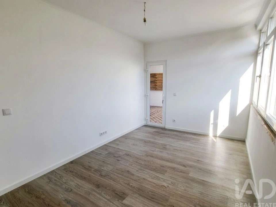 Apartamento T2 para Arrendamento em Agualva e Mira-Sintra Foto 5