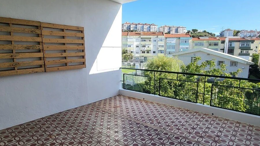 Apartamento T2 para Arrendamento em Agualva e Mira-Sintra