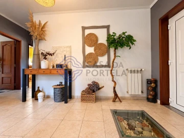 Moradia T4 para Venda em Ossela
