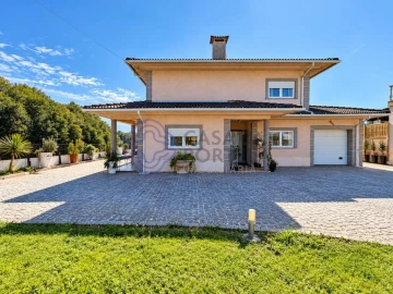 Moradia T4 para Venda em Ossela