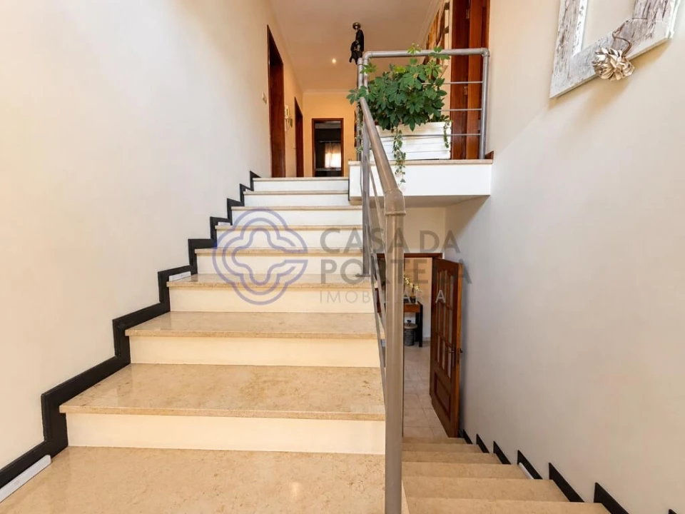 Moradia T4 para Venda em Ossela Foto 13
