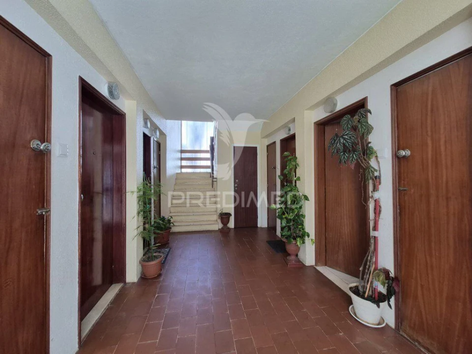 Apartamento T1 para Venda em Massamá e Monte Abraão Foto 12
