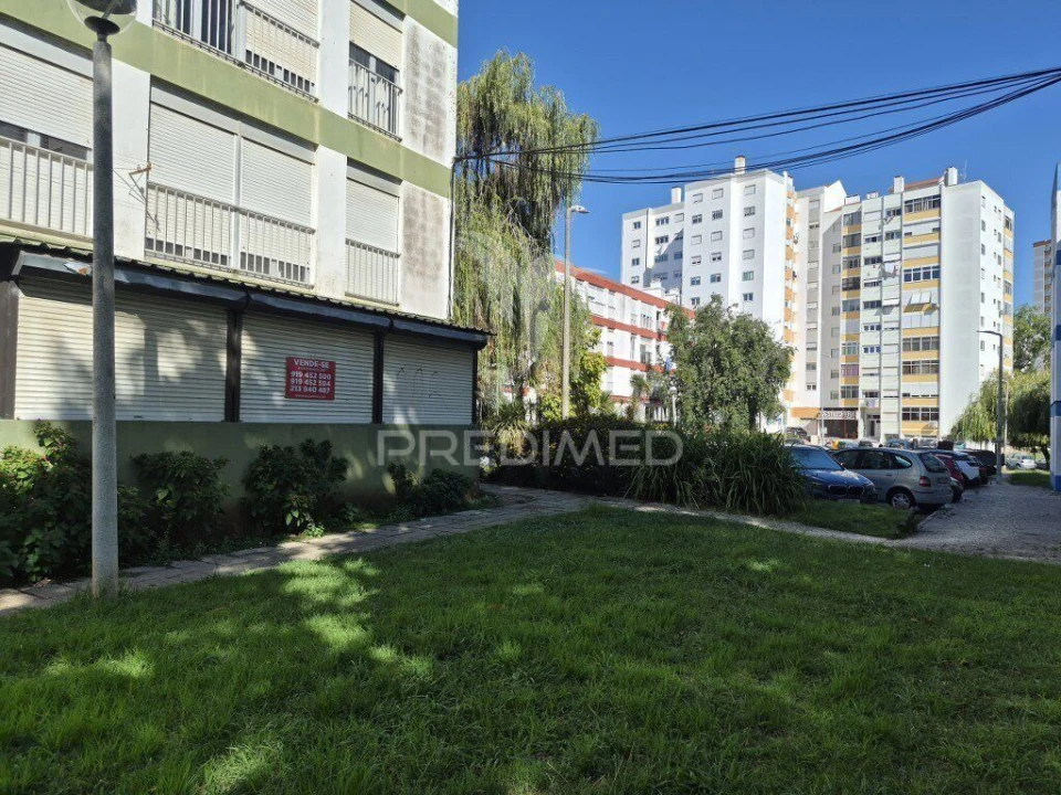 Apartamento T1 para Venda em Massamá e Monte Abraão Foto 14
