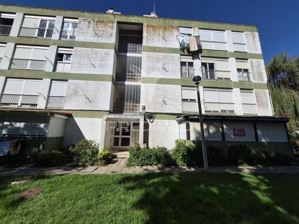 Apartamento T1 para Venda em Massamá e Monte Abraão Foto 13