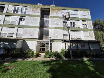Apartamento T1 para Venda em Massamá e Monte Abraão