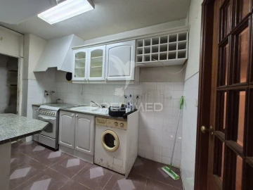 Apartamento T1 para Venda em Massamá e Monte Abraão