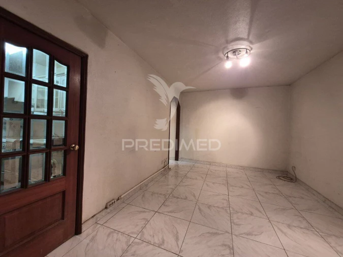 Apartamento T1 para Venda em Massamá e Monte Abraão Foto 3
