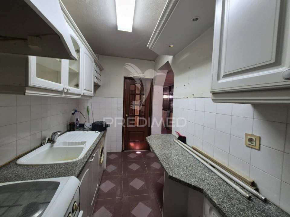 Apartamento T1 para Venda em Massamá e Monte Abraão Foto 5