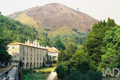 Moradia para Venda em Bouro (Santa Maria)