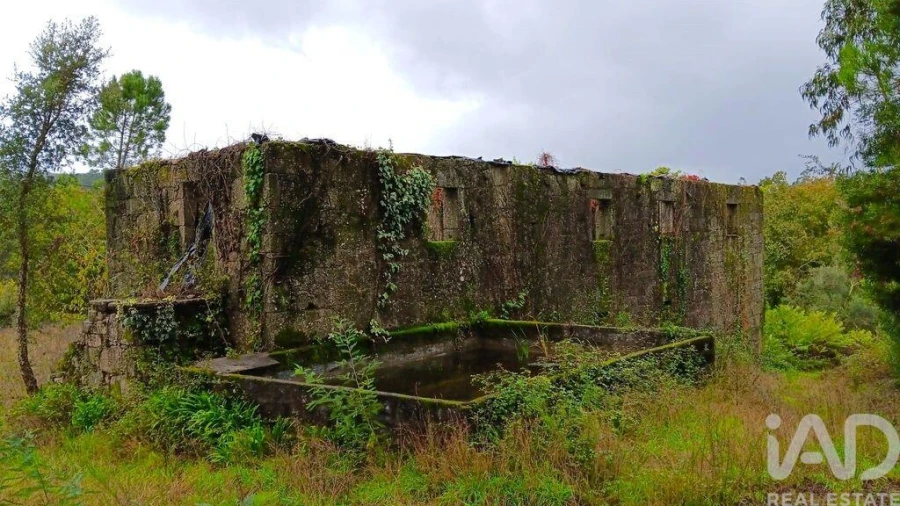 Moradia para Venda em Bouro (Santa Maria) Foto 4