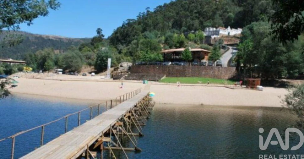 Moradia para Venda em Bouro (Santa Maria) Foto 25