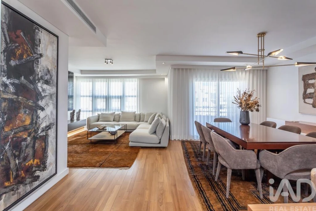 Apartamento T4 para Arrendamento em Olivais Foto 2