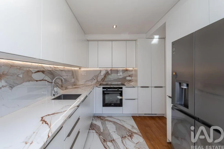 Apartamento T4 para Arrendamento em Olivais Foto 9