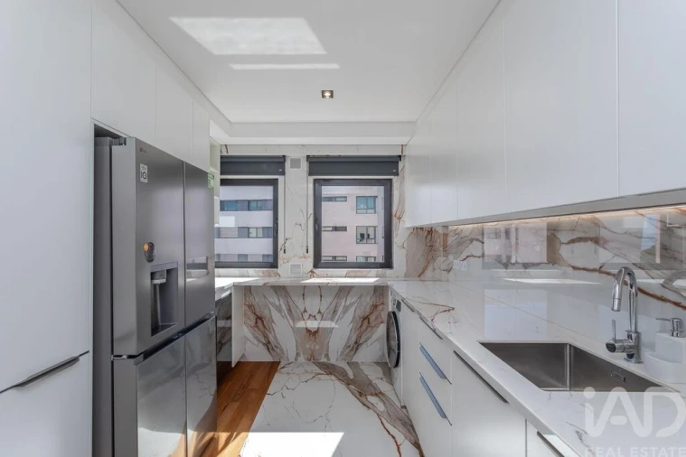 Apartamento T4 para Arrendamento em Olivais Foto 8