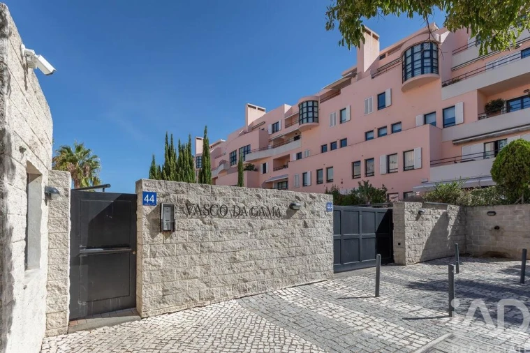 Apartamento T4 para Arrendamento em Olivais Foto 24