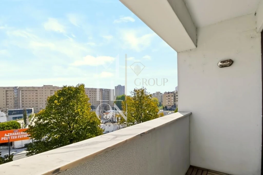 Apartamento T2 para Venda em Ramalde Foto 9
